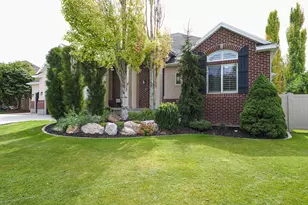 1239 Willow Brook Ln, Kaysville, UT 84037 - Photo 1