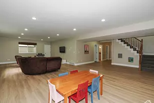 1239 Willow Brook Ln, Kaysville, UT 84037 - Photo 32