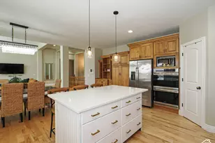 1239 Willow Brook Ln, Kaysville, UT 84037 - Photo 1