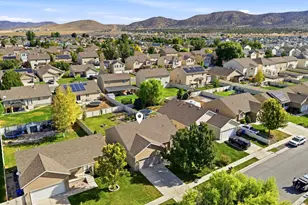 2095 E Frontier St, Eagle Mountain, UT 84005 - Photo 24