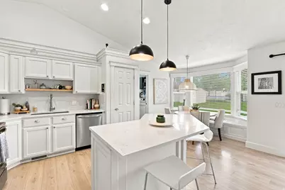 13562 S Rose Hill Dr, Riverton, UT 84096 - Photo 12