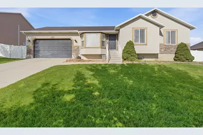 13562 S Rose Hill Dr, Riverton, UT 84096 - Photo 2