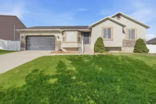 13562 S Rose Hill Dr, Riverton, UT 84096 - Photo 2
