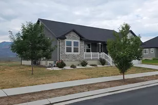 4847 N Canaan Peak Dr, Eagle Mountain, UT 84005 - Photo 2