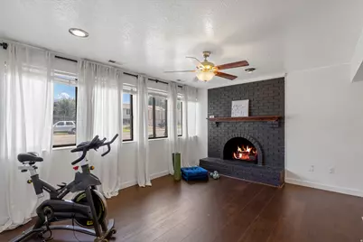 5521 S 2950 W, Roy, UT 84067 - Photo 24