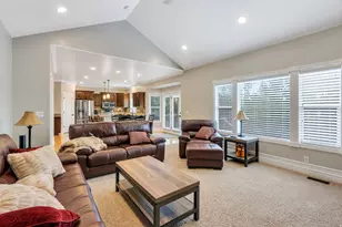 1092 N Coyote Run, Saratoga Springs, UT 84045 - Photo 6