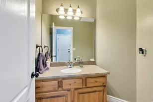1092 N Coyote Run, Saratoga Springs, UT 84045 - Photo 14