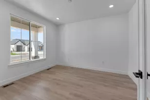 1585 E 1010 N, Salem, UT 84653 - Photo 4