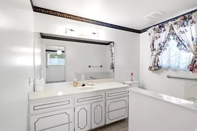 1428 E South Weber Dr, South Weber, UT 84405 - Photo 10