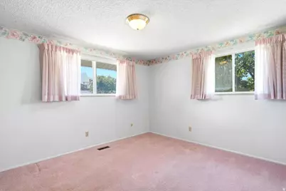 1428 E South Weber Dr, South Weber, UT 84405 - Photo 12