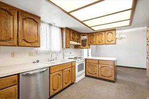 1428 E South Weber Dr, South Weber, UT 84405 - Photo 6