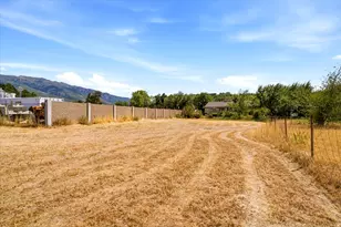 1428 E South Weber Dr, South Weber, UT 84405 - Photo 26