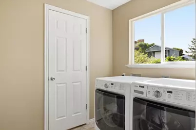 1542 E Granada Dr, Sandy, UT 84093 - Photo 32
