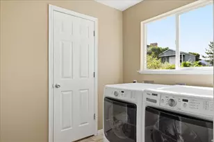 1542 E Granada Dr, Sandy, UT 84093 - Photo 32