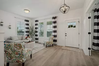 308 N Angel St #502, Kaysville, UT 84037 - Photo 4