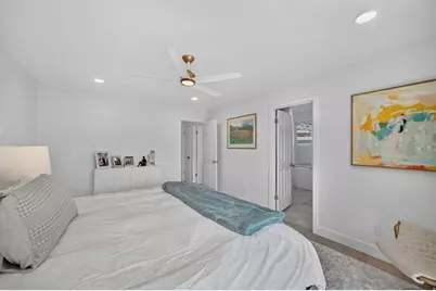 2050 E Gyrfalcon Dr, Sandy, UT 84092 - Photo 18