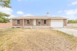 12666 S Gilbert Cir, Riverton, UT 84065 - Photo 2