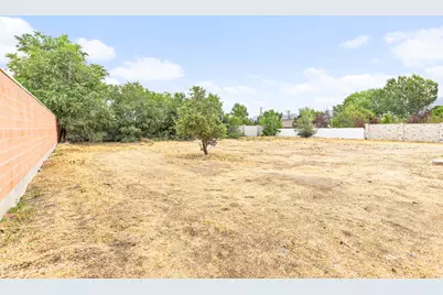 2812 W Gilbert Cir #101, Riverton, UT 84065 - Photo 2
