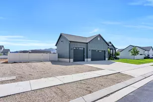 4822 N Canaan Peak Dr, Eagle Mountain, UT 84005 - Photo 4