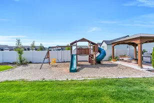 4822 N Canaan Peak Dr, Eagle Mountain, UT 84005 - Photo 44
