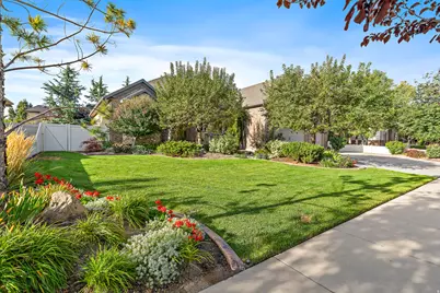 552 E Johns Way S, Sandy, UT 84070 - Photo 2