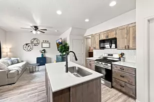 712 N 2560 E, Spanish Fork, UT 84660 - Photo 10