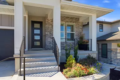 330 E Sandy Oaks Dr S, Sandy, UT 84070 - Photo 4