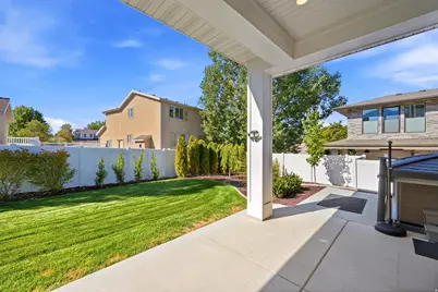 330 E Sandy Oaks Dr S, Sandy, UT 84070 - Photo 52