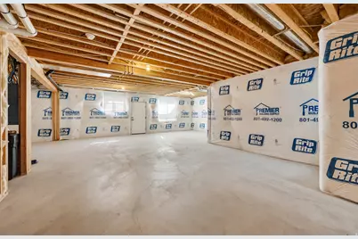 330 E Sandy Oaks Dr S, Sandy, UT 84070 - Photo 40