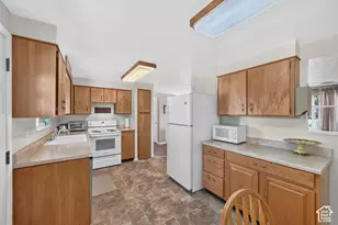 2810 W 7268 S, West Jordan, UT 84084 - Photo 6