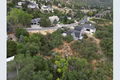 10156 S Majestic Canyon Rd E, Sandy, UT 84092 - Photo 6