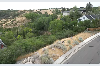 10156 S Majestic Canyon Rd E, Sandy, UT 84092 - Photo 10