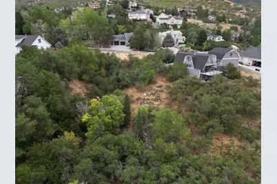 10156 S Majestic Canyon Rd E, Sandy, UT 84092 - Photo 8