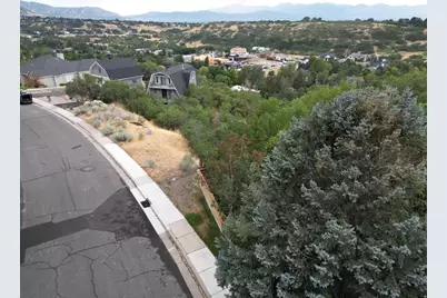 10156 S Majestic Canyon Rd E, Sandy, UT 84092 - Photo 16