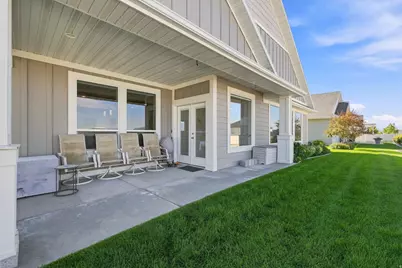 139 N 950 E, Hyde Park, UT 84318 - Photo 4