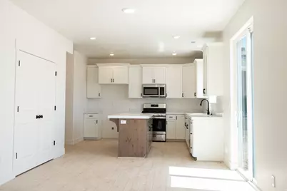513 W 1800 N, Harrisville, UT 84404 - Photo 2