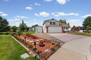 28 S Scott Cir W, Morgan, UT 84050 - Photo 2