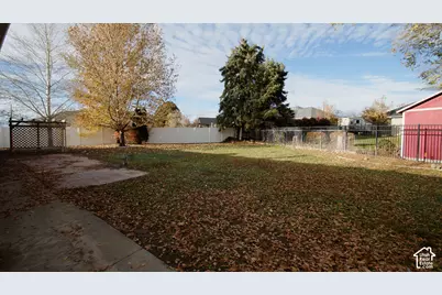 2455 S Bluff Rd, Syracuse, UT 84075 - Photo 24