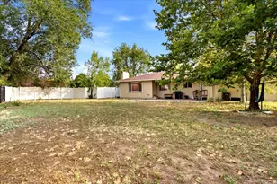 2455 S Bluff Rd, Syracuse, UT 84075 - Photo 30