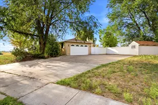 2455 S Bluff Rd, Syracuse, UT 84075 - Photo 4
