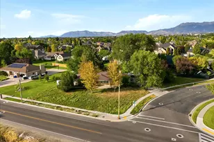 2455 S Bluff Rd, Syracuse, UT 84075 - Photo 6