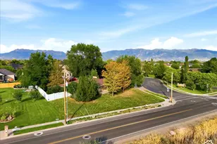 2455 S Bluff Rd, Syracuse, UT 84075 - Photo 20