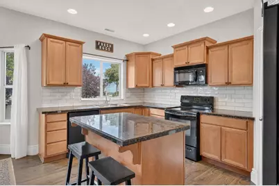 2042 W 2185 S, Woods Cross, UT 84087 - Photo 8