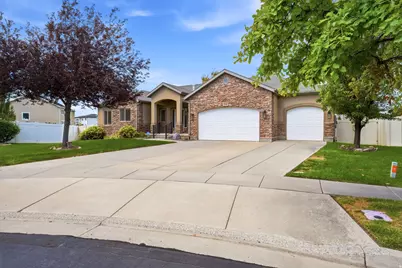 2042 W 2185 S, Woods Cross, UT 84087 - Photo 2