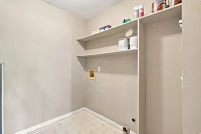 1360 W 6690 S #E102, West Jordan, UT 84084 - Photo 10