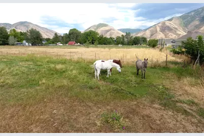 333 W Maple St, Mapleton, UT 84664 - Photo 2