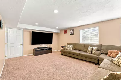 1062 W 200 S, Clearfield, UT 84015 - Photo 22