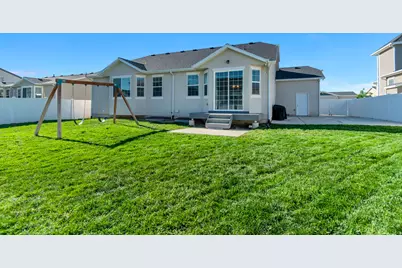 1403 E Lowe Peak Dr, Eagle Mountain, UT 84005 - Photo 4