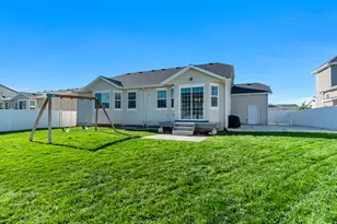 1403 E Lowe Peak Dr, Eagle Mountain, UT 84005 - Photo 4