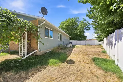 2407 E Country Oaks Dr, Layton, UT 84040 - Photo 44
